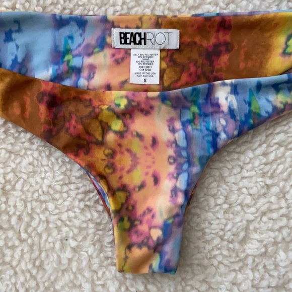 🎉Host Hot Pick🎉 Beach Riot bikini size small - Picture 8 of 9